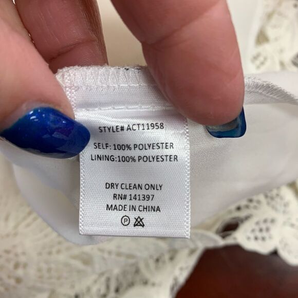 ASTR The Label White Lace Off the Shoulder Spaghetti Strap Blouse sz S NWOT - Picture 5 of 6